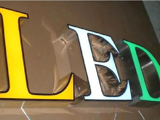 怀宁介绍LED招牌的基础知识。