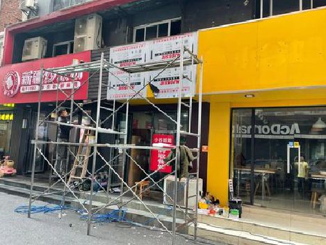 怀宁制作广告招牌如何避免它发黄？